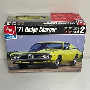 AMT ERTL 1971 Dodge Charger R/T 1:25 Scale Model Kit #30053